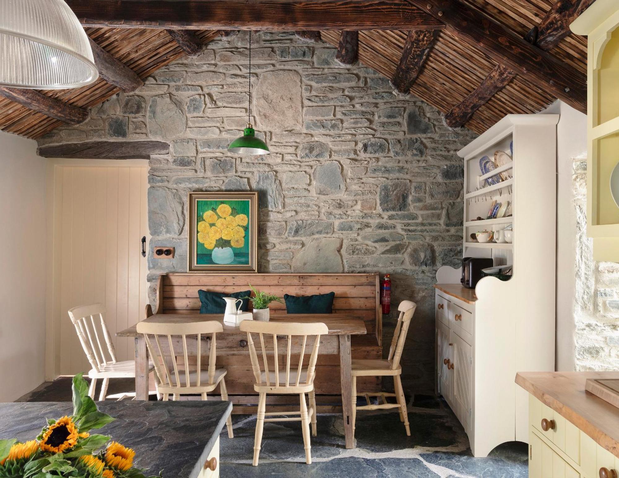 Secluded Thatched Cottage, Near Beaches & Hill Walking Rashenny Exteriör bild